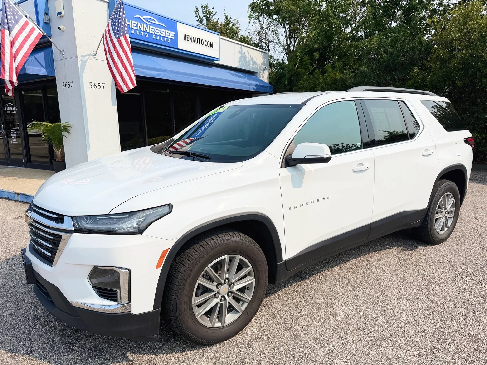 Used 2023 Chevrolet Traverse LT AWD/4WD image 23