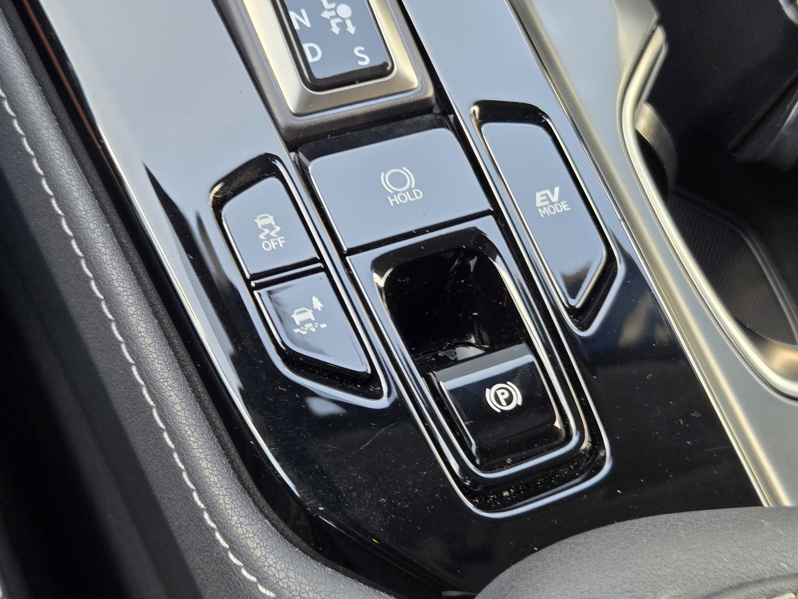 Certified 2025 Lexus NX 350h AWD w/ Accessory Package (2T) image 22