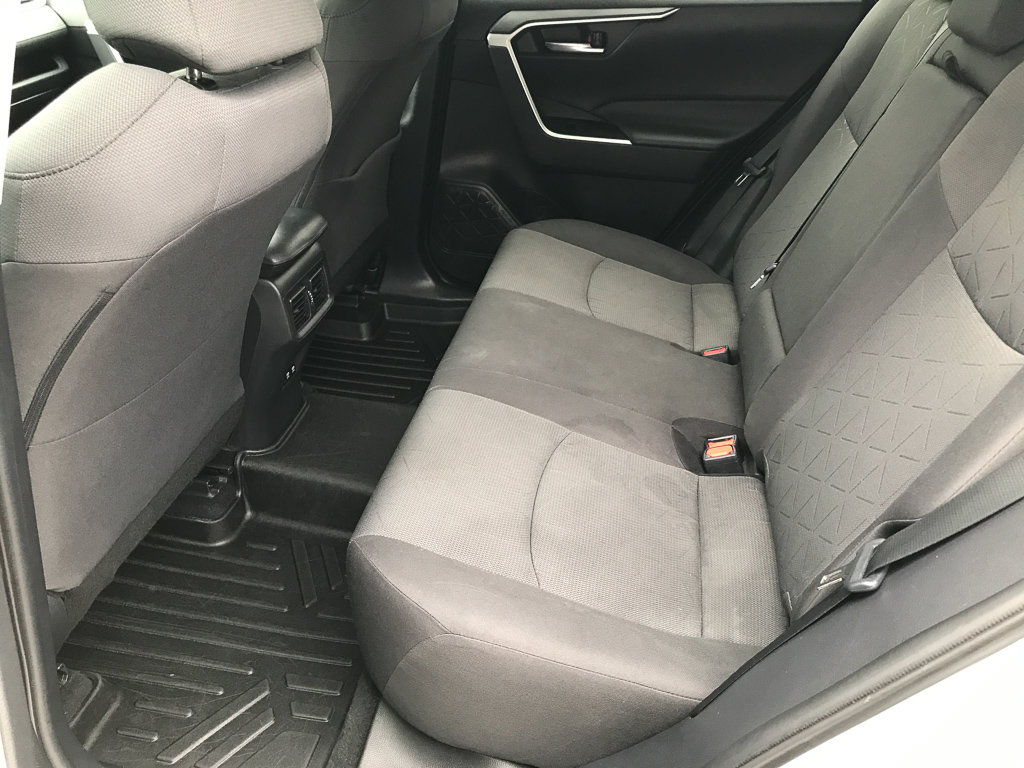 Used 2021 Toyota RAV4 XLE AWD/4WD image 25