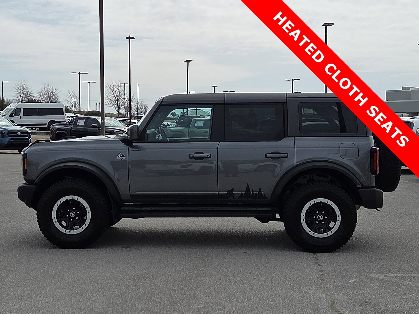 Used 2023 Ford Bronco Outer Banks w/ Sasquatch Package image 3