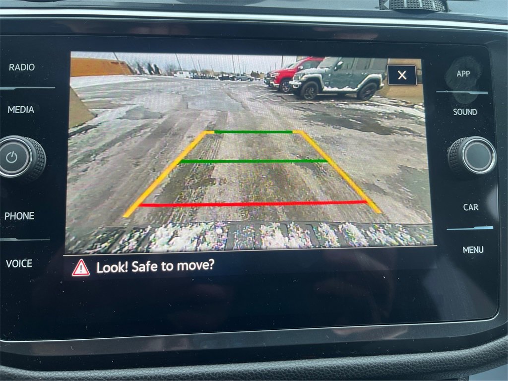 Used 2024 Volkswagen Tiguan SE R-Line image 50