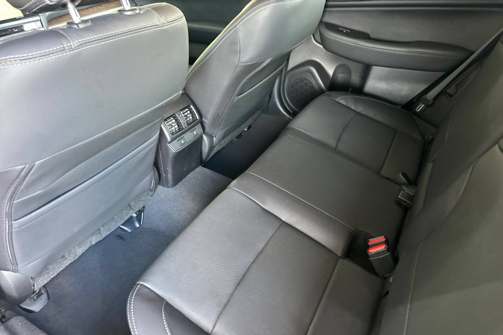 Used 2017 Subaru Outback 3.6R Limited AWD/4WD image 14