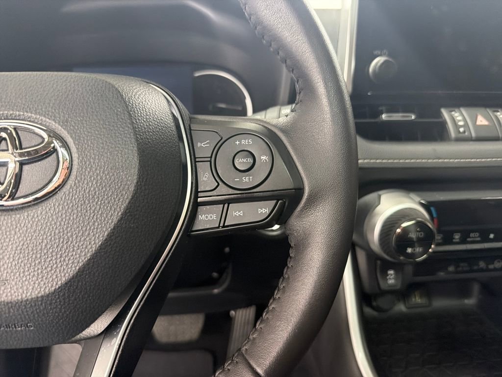 Used 2025 Toyota RAV4 XLE Premium image 22