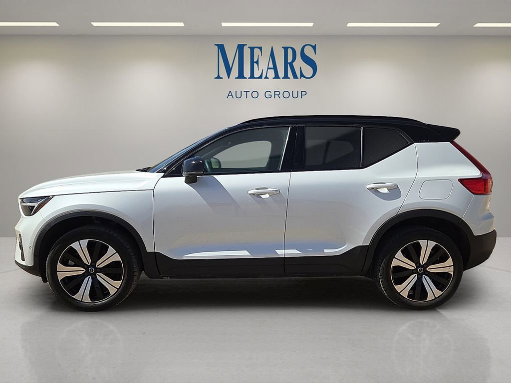 Used 2023 Volvo XC40 Recharge Plus w/ Protection Package Premier image 3