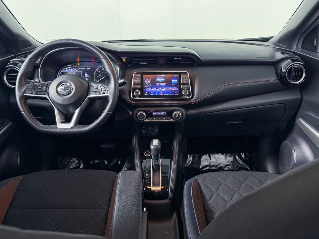 Used 2018 Nissan Kicks SR image 11
