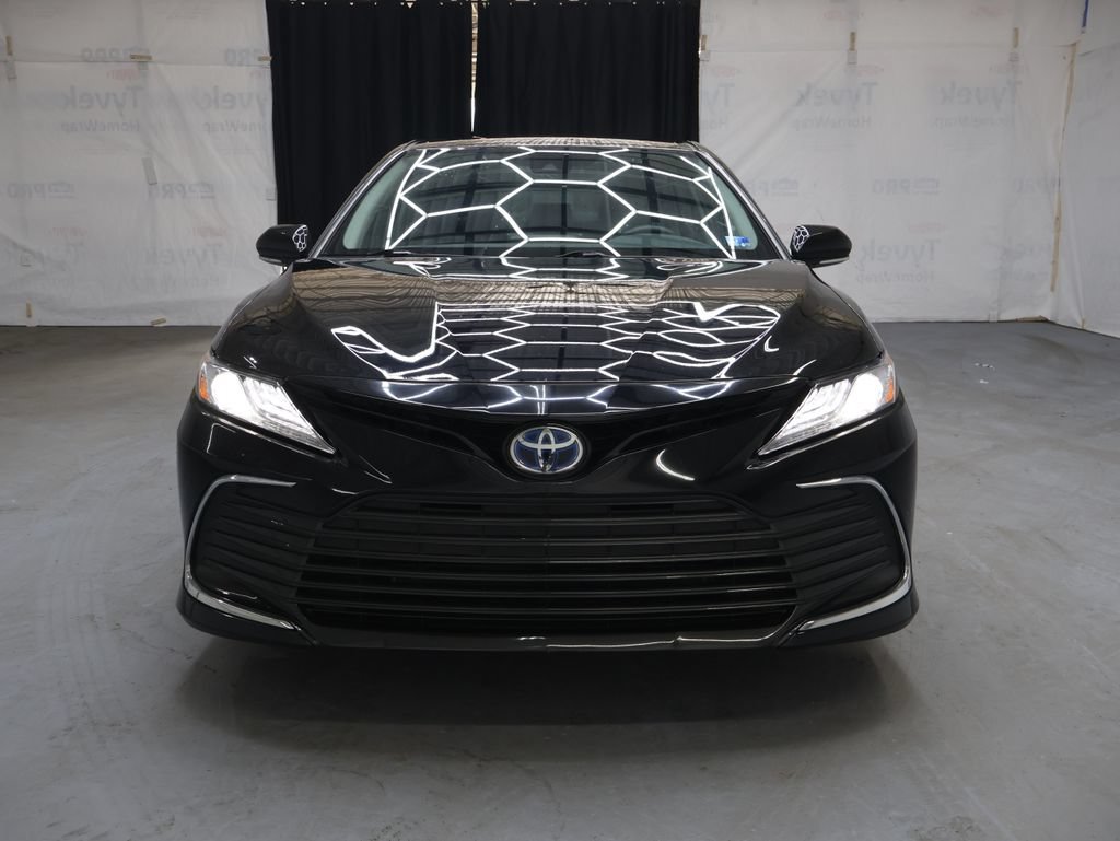 Used 2024 Toyota Camry XLE FWD image 2