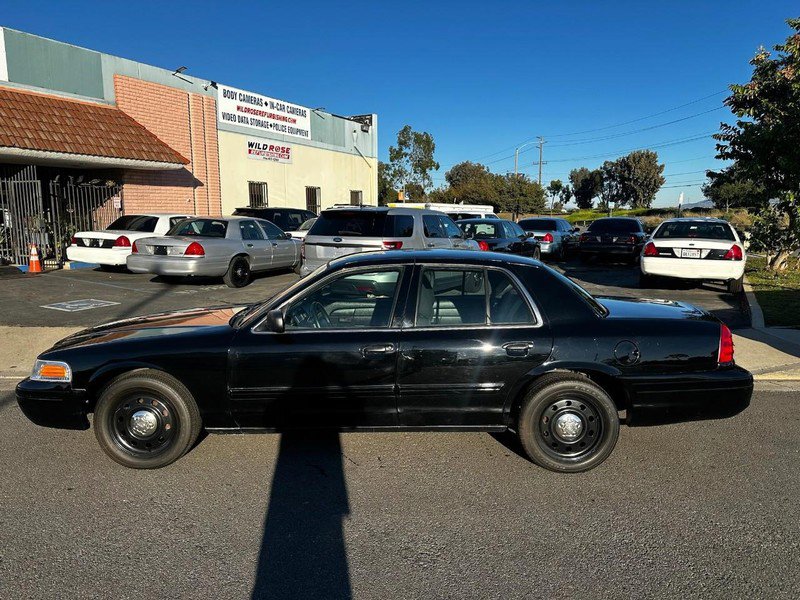 Used 2011 Ford Crown Victoria Police Interceptor w/ Base Police Prep Strobe Pkg image 3