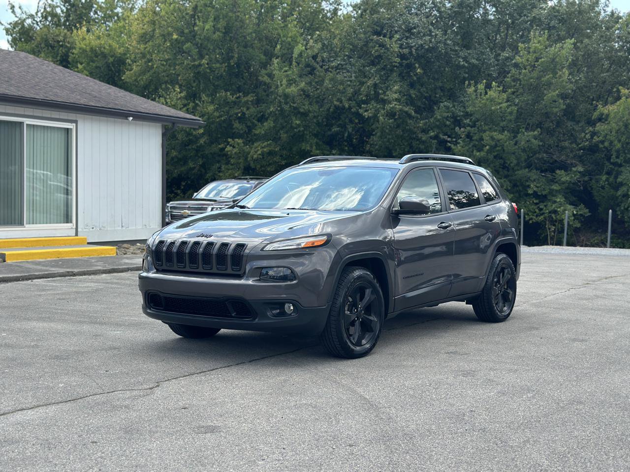Used 2018 Jeep Cherokee Limited w/ High Altitude Package AWD/4WD image 2