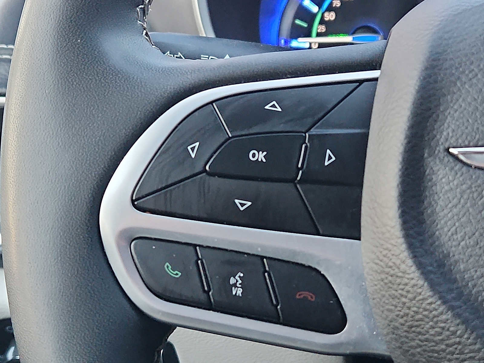 Used 2024 Chrysler Pacifica Select image 20