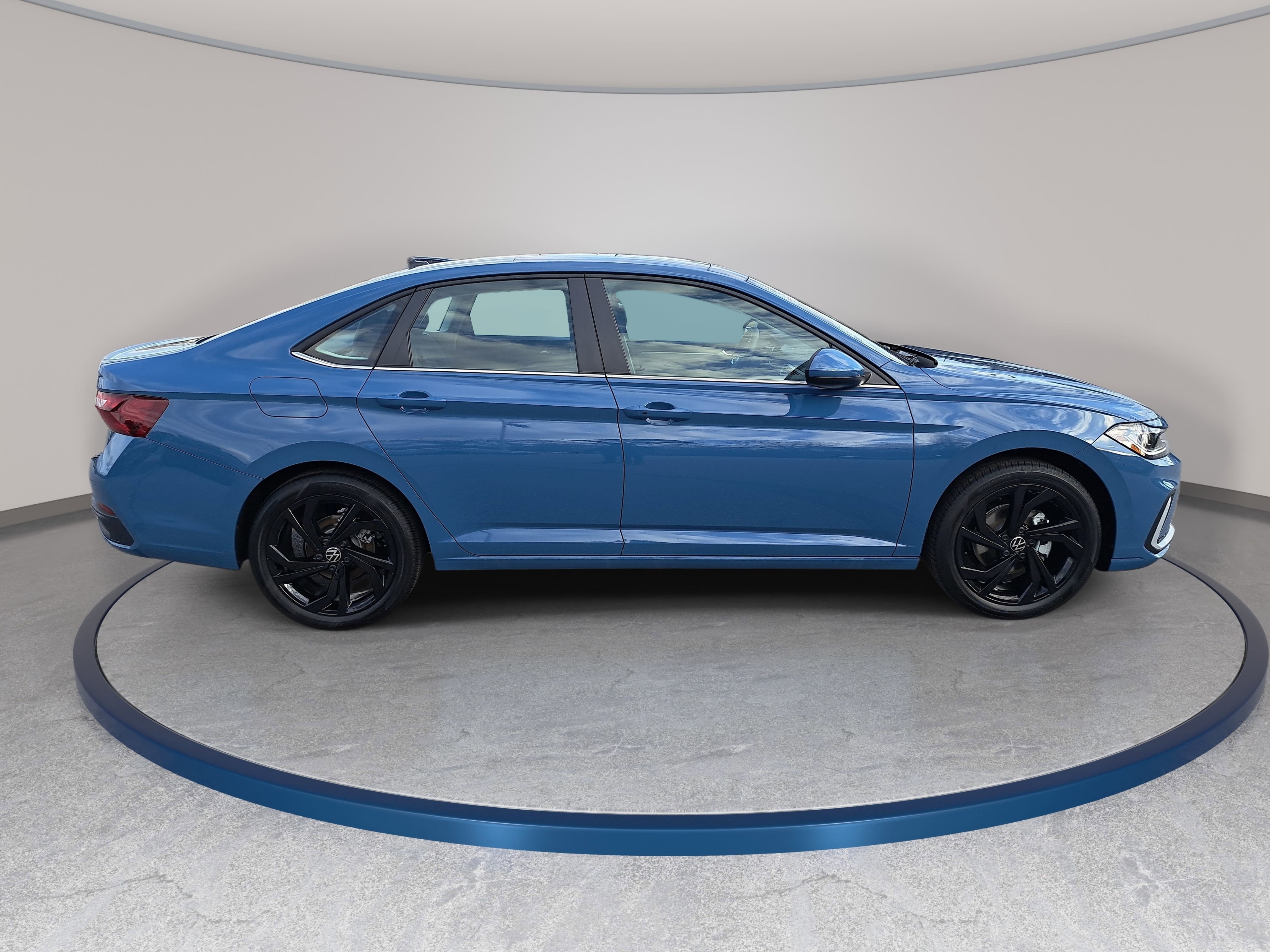 New 2026 Volkswagen Jetta SE FWD image 4