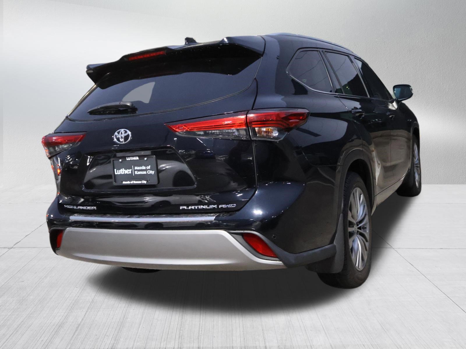 Used 2020 Toyota Highlander Platinum image 7