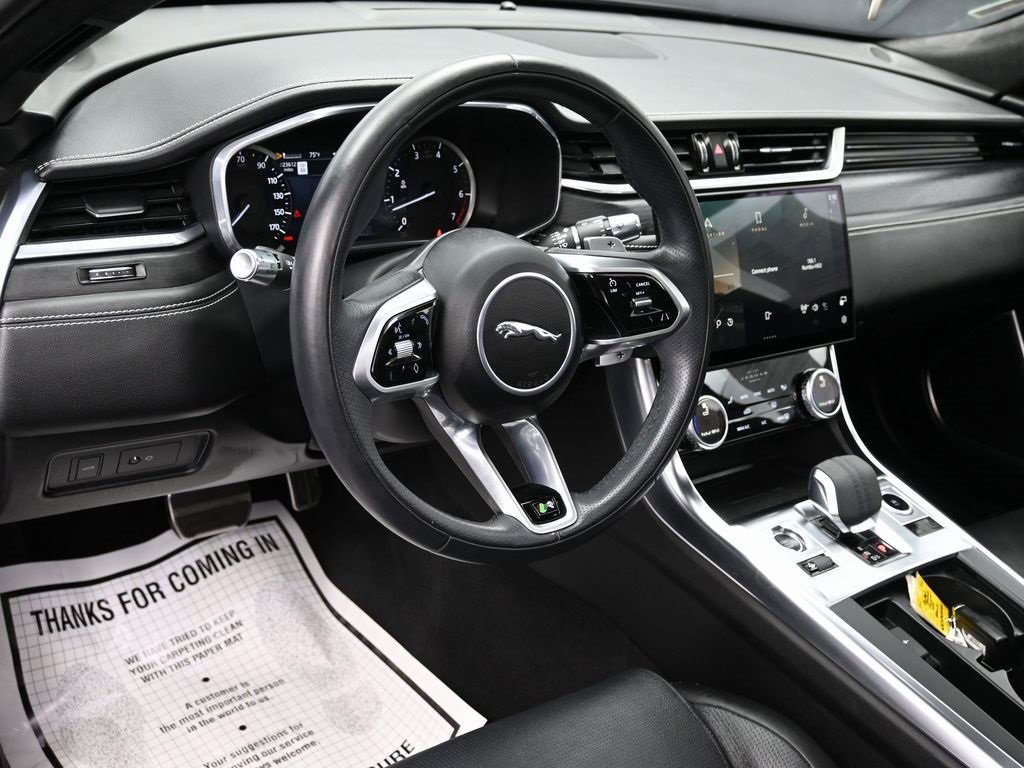 Used 2022 Jaguar XF R-Dynamic SE image 17