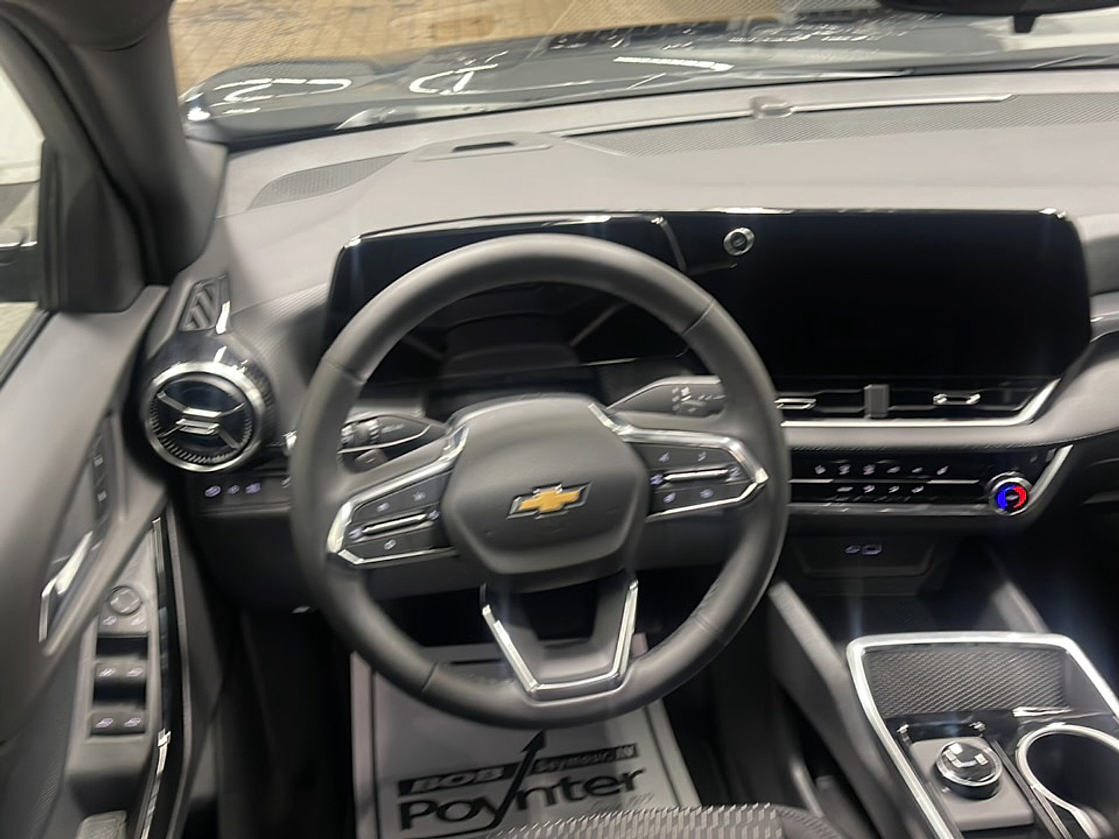 New 2027 Chevrolet Equinox LT FWD image 3