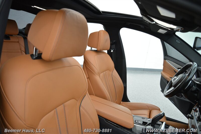 Used 2022 BMW M550i xDrive w/ Executive Package AWD/4WD image 25