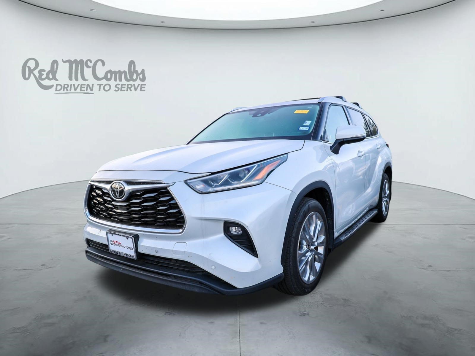 Used 2024 Toyota Highlander Limited FWD image 1