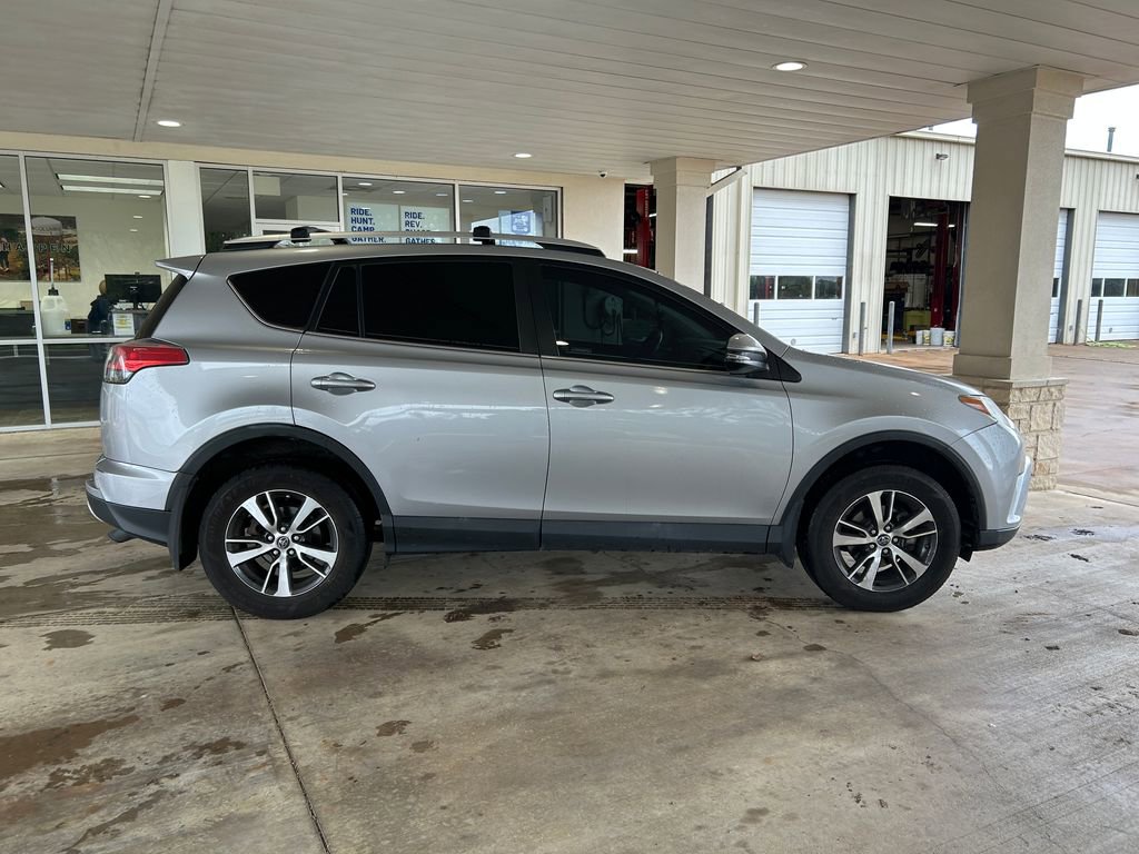 Used 2016 Toyota RAV4 XLE FWD image 3
