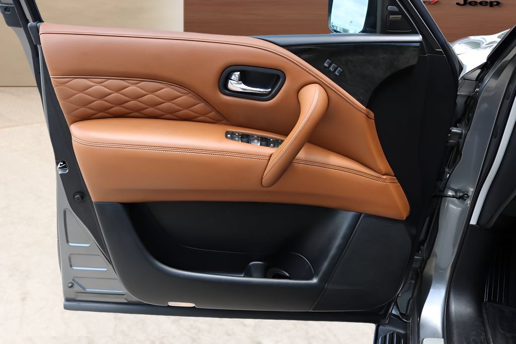 Used 2019 INFINITI QX80 Luxe w/ 22" Wheel Package RWD image 10