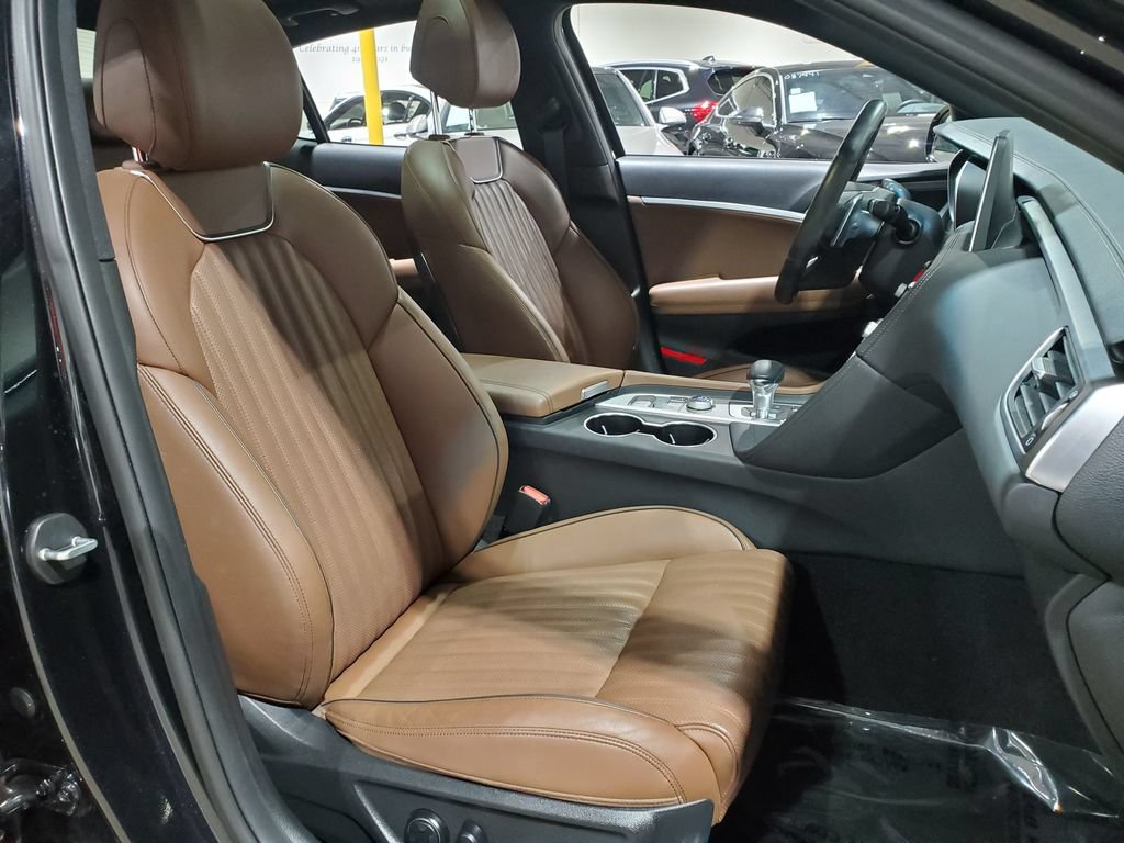 Used 2021 Genesis G70 3.3T RWD image 13