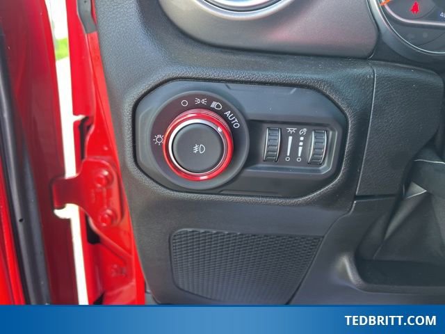 Used 2021 Jeep Wrangler Unlimited Sahara w/ Cold Weather Group AWD/4WD image 36