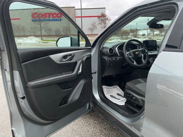 Used 2025 Chevrolet Blazer LT image 17