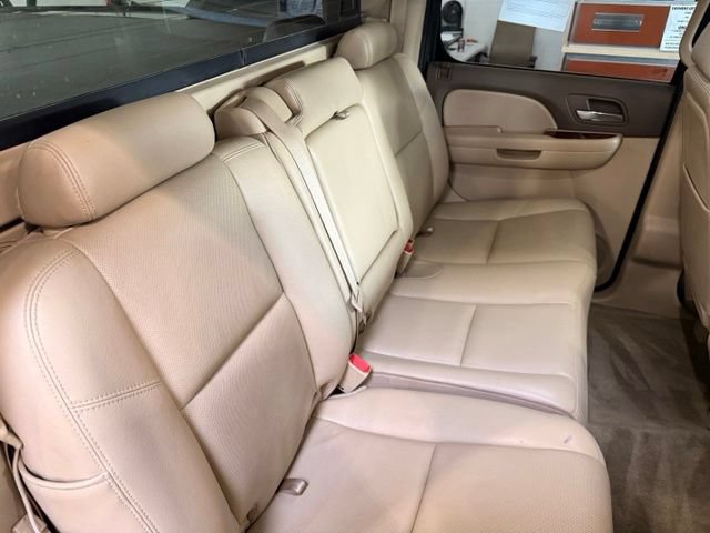 Used 2013 Chevrolet Avalanche LTZ AWD/4WD image 25