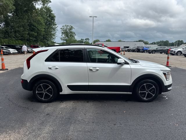 Certified 2024 Kia Niro LX FWD image 6