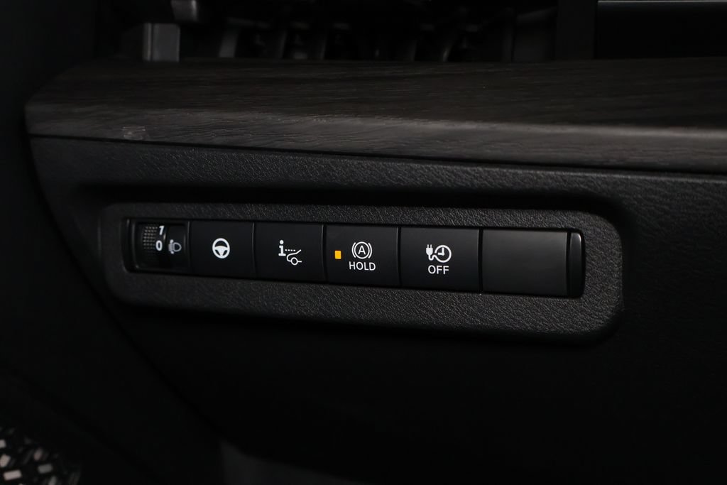 Used 2024 Nissan Ariya AWD image 25