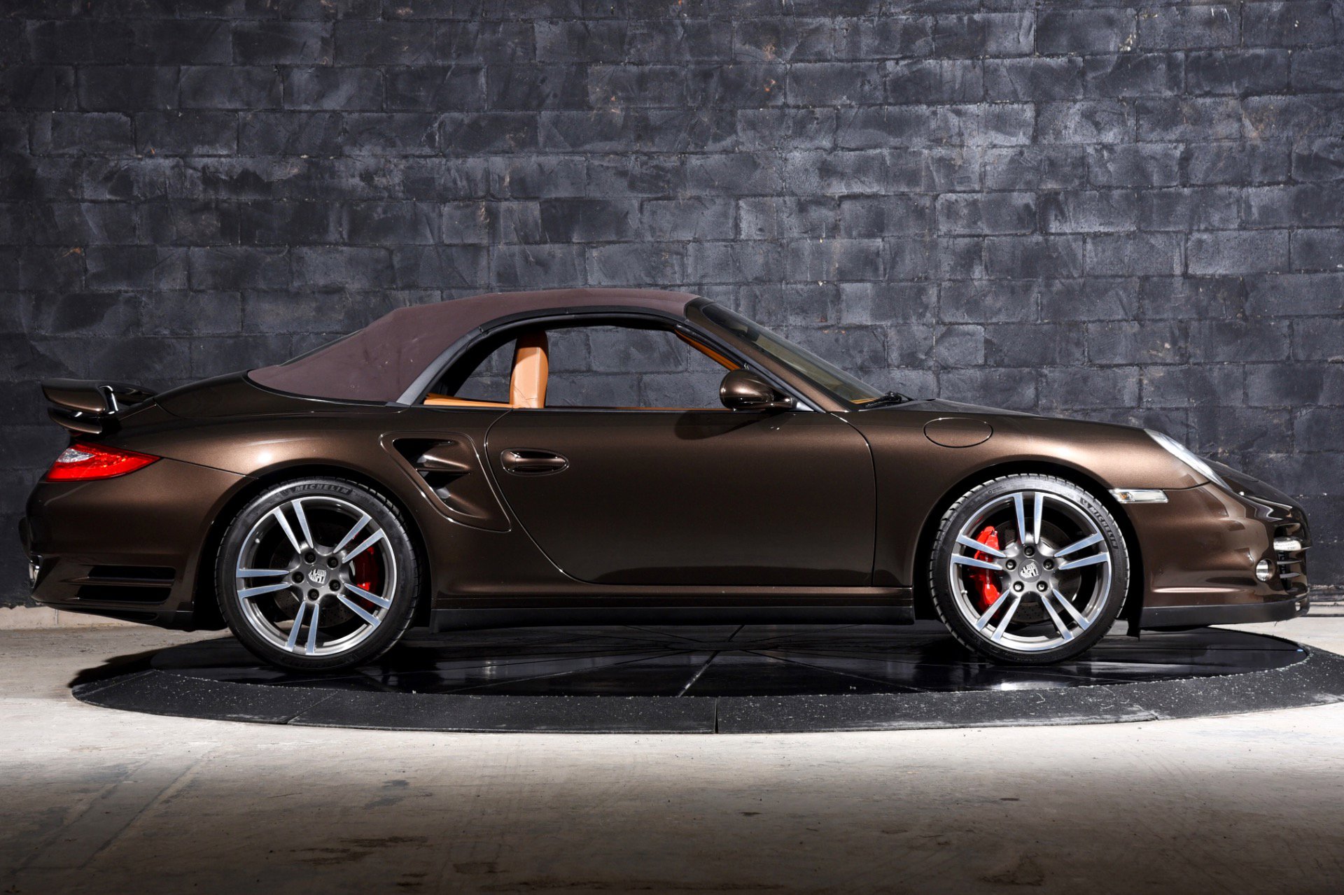 Used 2010 Porsche 911 Turbo image 25