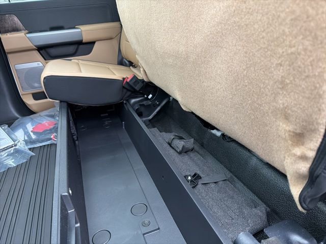 New 2026 Ford F450 Lariat w/ Lariat Premium Package image 28