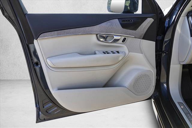 Used 2023 Volvo XC90 B6 Ultimate w/ Protection Package Premier image 12