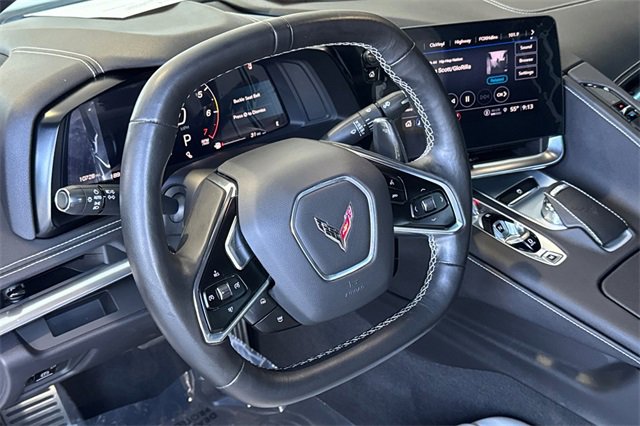 Used 2021 Chevrolet Corvette Stingray Convertible w/ Z51 Performance Package image 15