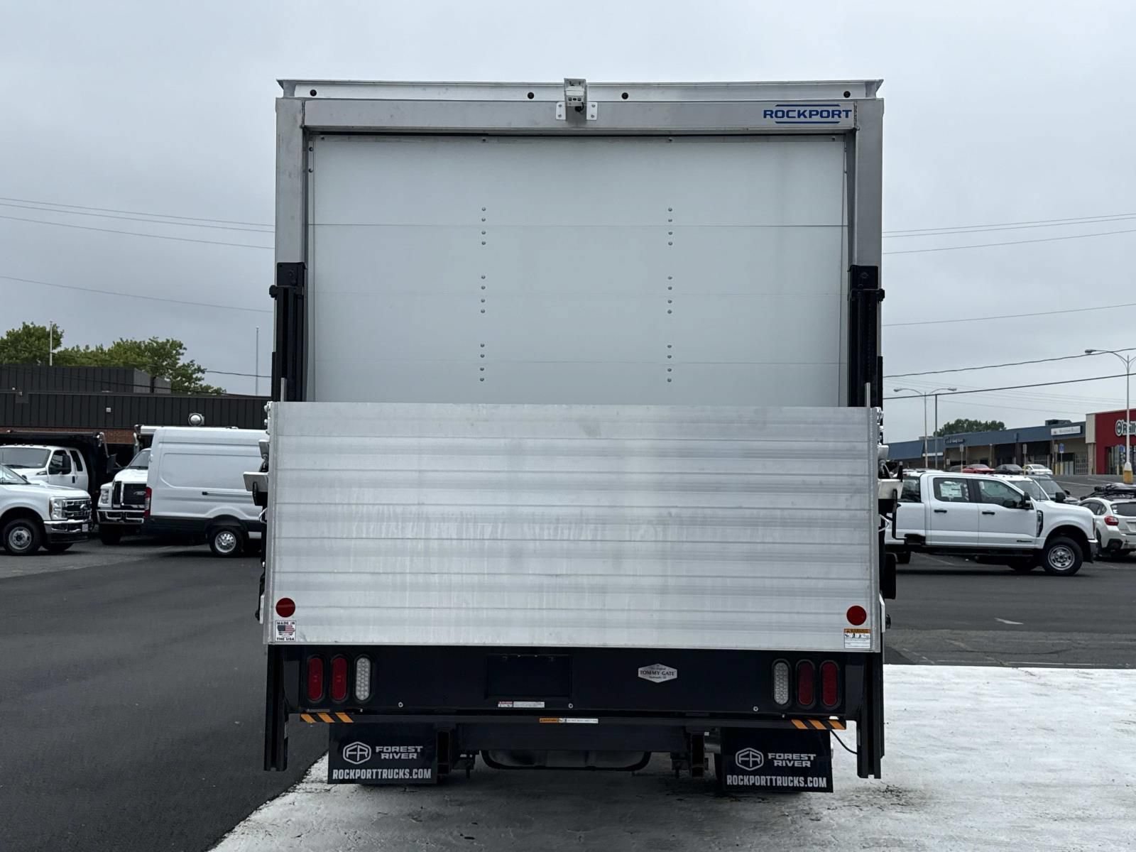 New 2027 Ford E-450 and Econoline 450 Super Duty w/ Power Equipment Group RWD image 4