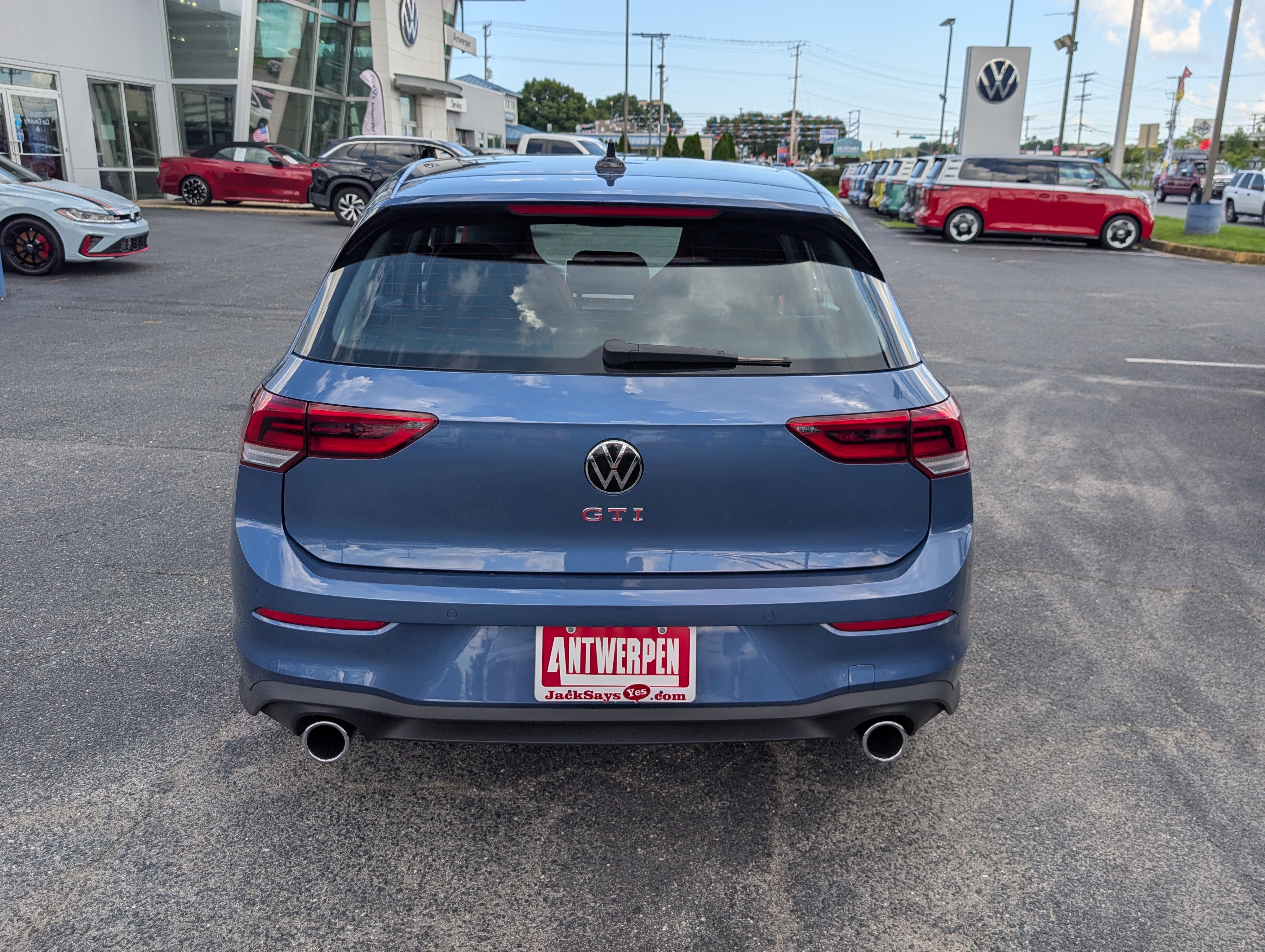 Used 2025 Volkswagen GTI SE FWD image 4