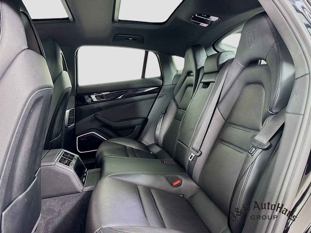 Used 2022 Porsche Panamera Platinum Edition image 27