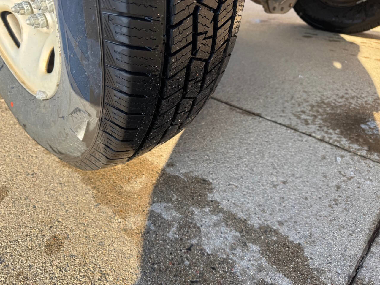 Used 2014 Chevrolet Express 3500 3500 2dr 139 in. WB Cutaway  w image 22