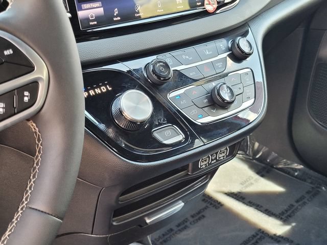 Used 2025 Chrysler Pacifica Select FWD image 15