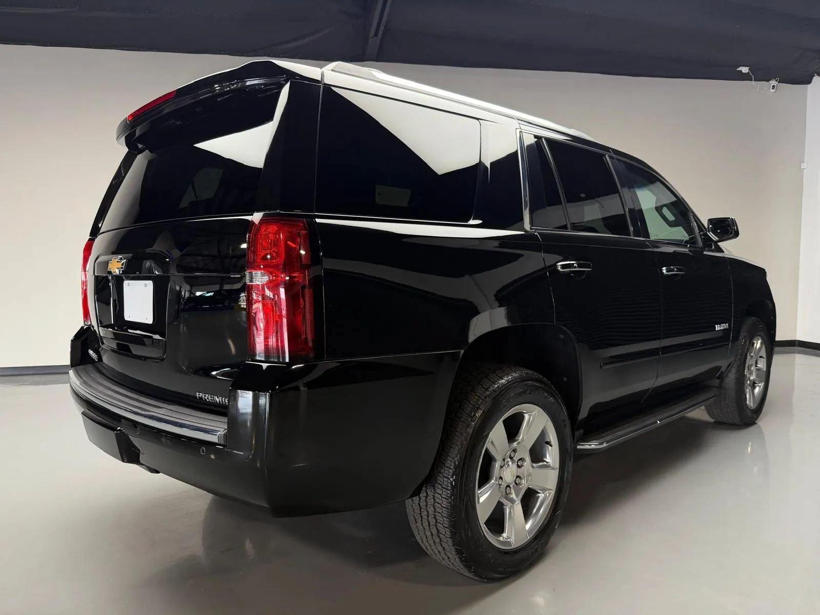 Used 2019 Chevrolet Tahoe Premier w/ Max Trailering Package AWD/4WD image 4