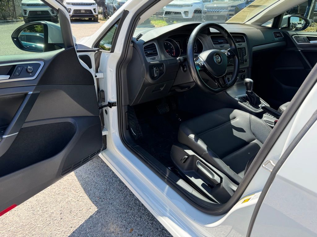 Used 2017 Volkswagen Golf S image 15