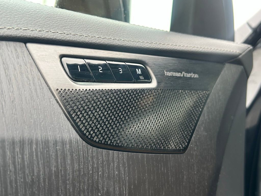 Used 2023 Volvo XC90 B6 Ultimate w/ Protection Package Premier image 14