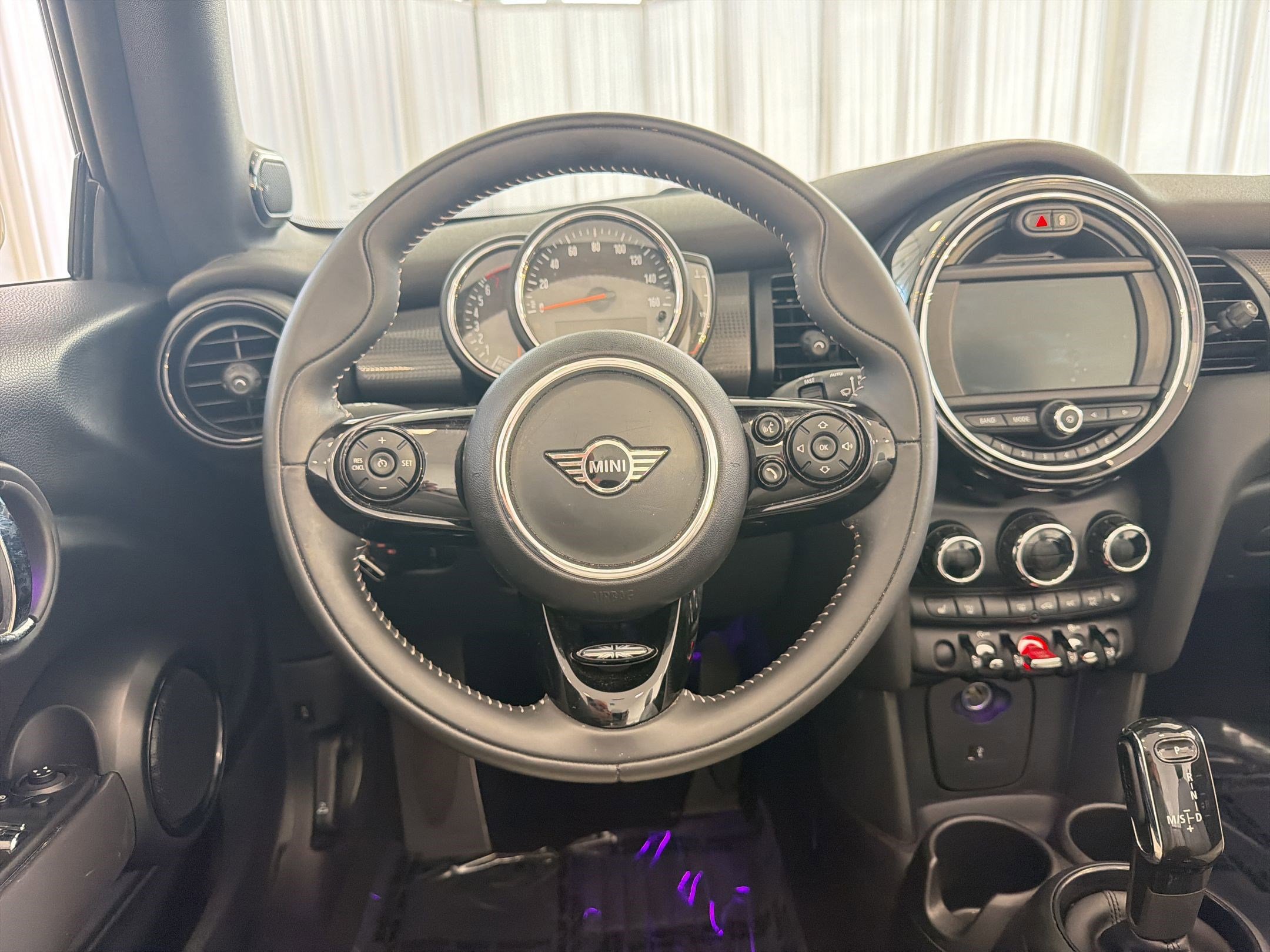Used 2020 MINI Cooper Convertible w/ Signature Upholstery Package FWD image 21