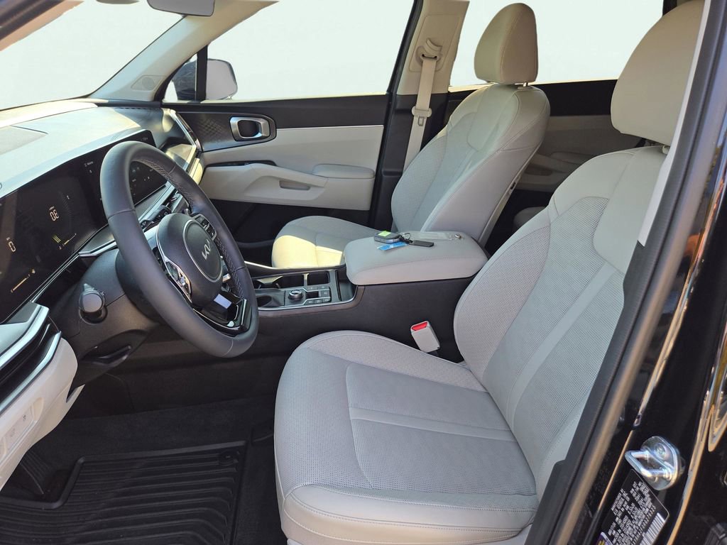 Certified 2024 Kia Sorento EX w/ Panoramic Sunroof Package image 19