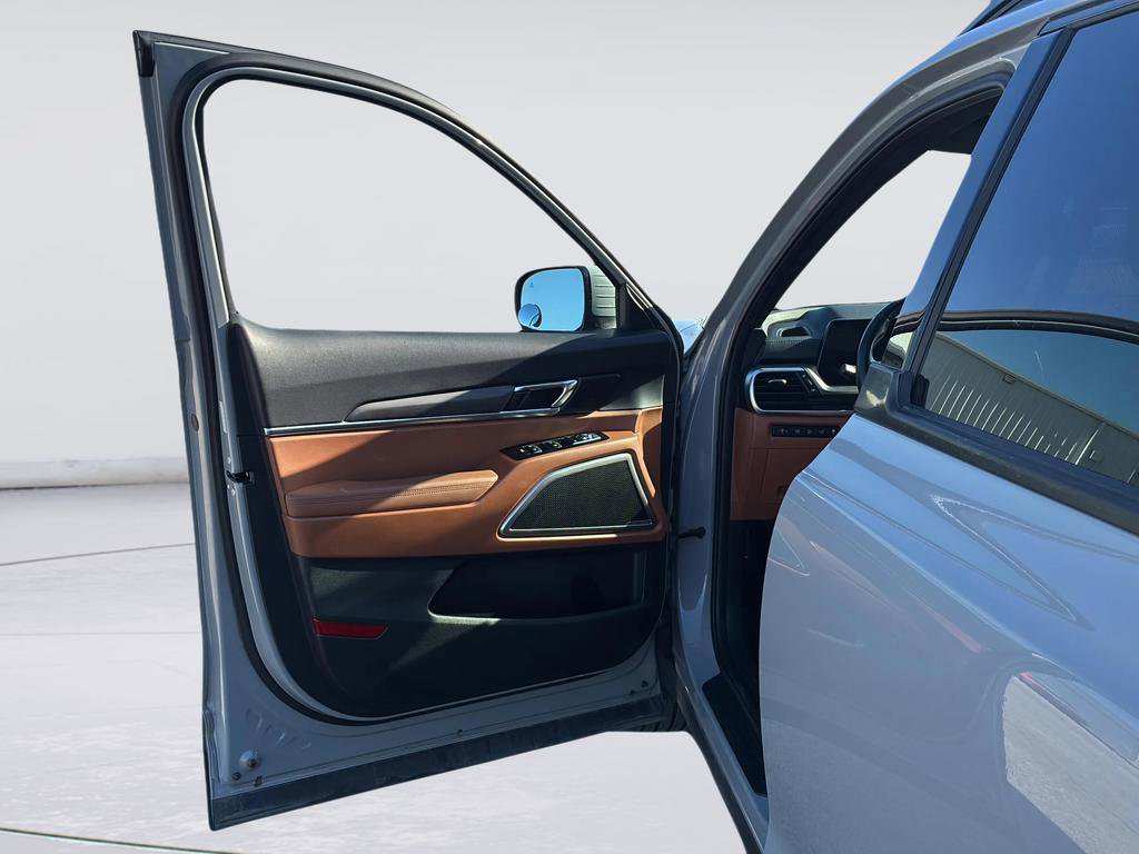 Used 2024 Kia Telluride EX X-Line image 13