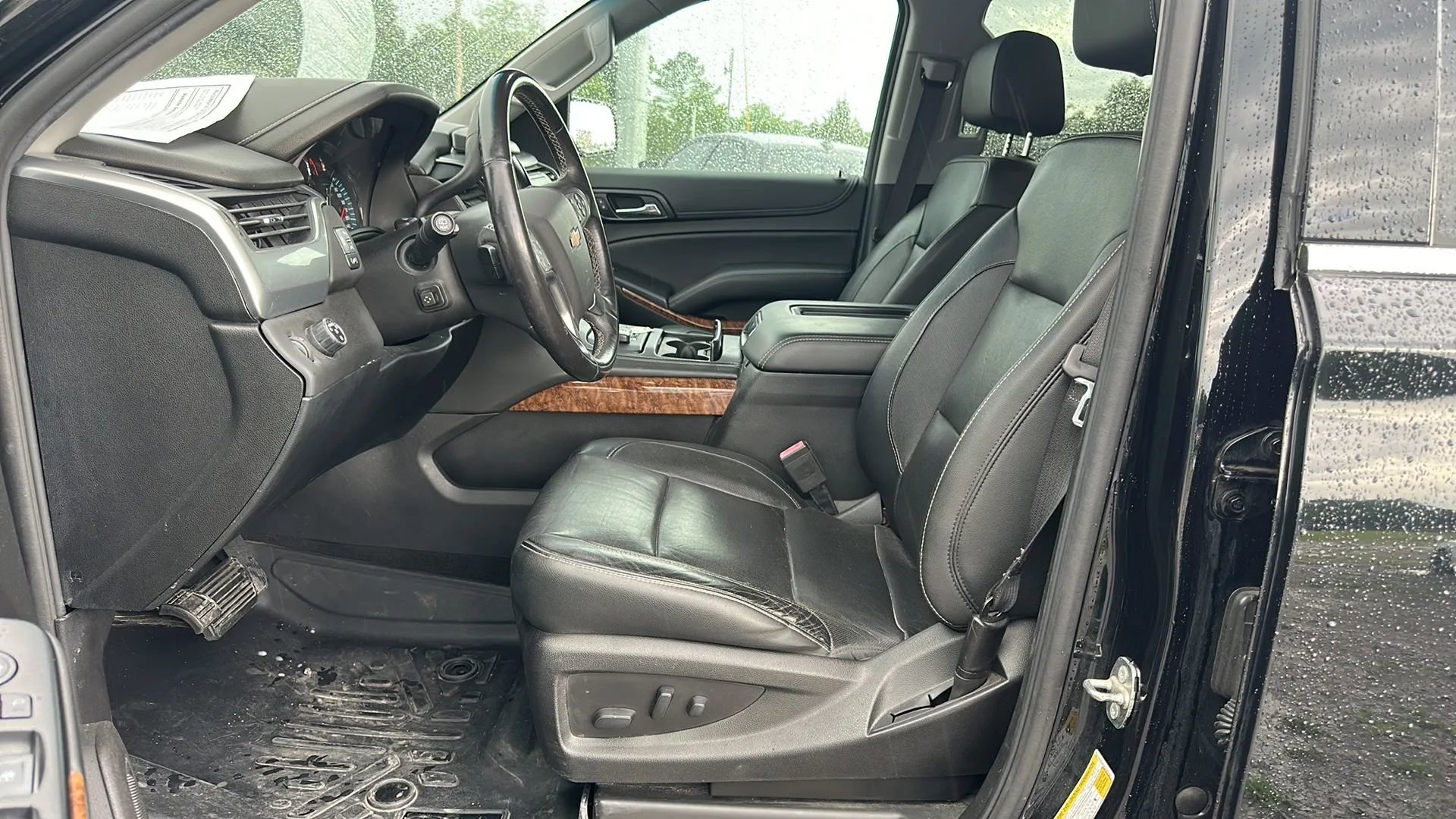 Used 2018 Chevrolet Suburban Premier RWD image 9