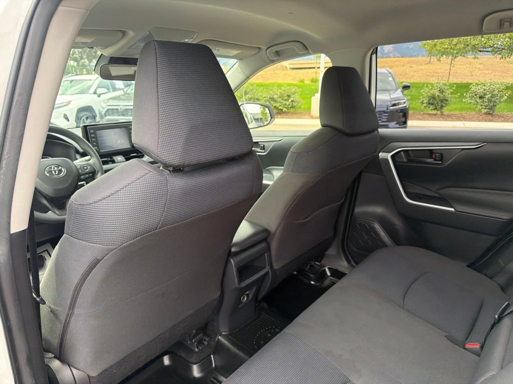 Used 2019 Toyota RAV4 LE w/ Carpet Mat Package AWD/4WD image 21
