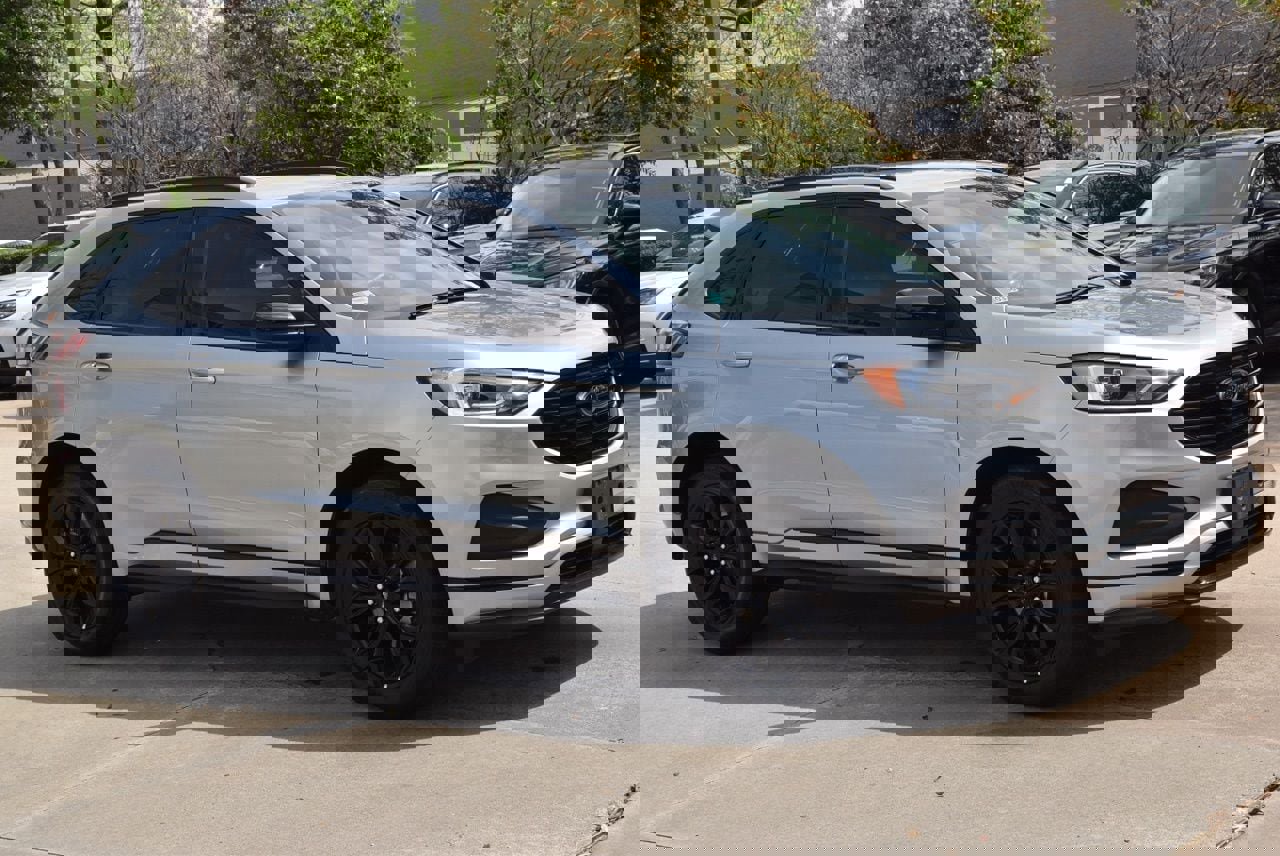 Certified 2023 Ford Edge SE w/ Black Appearance Package image 5