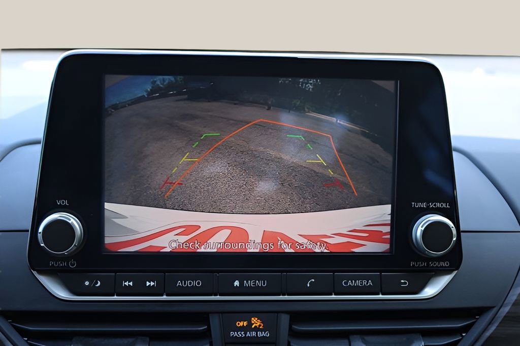 Used 2024 Nissan Altima 2.5 SV image 21