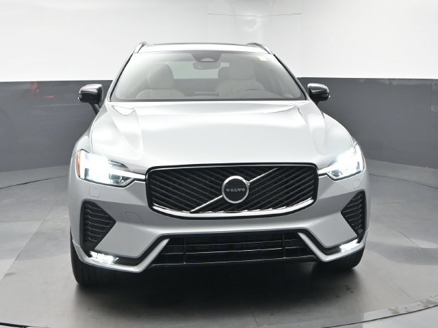 New 2027 Volvo XC60 B5 Core AWD/4WD image 2