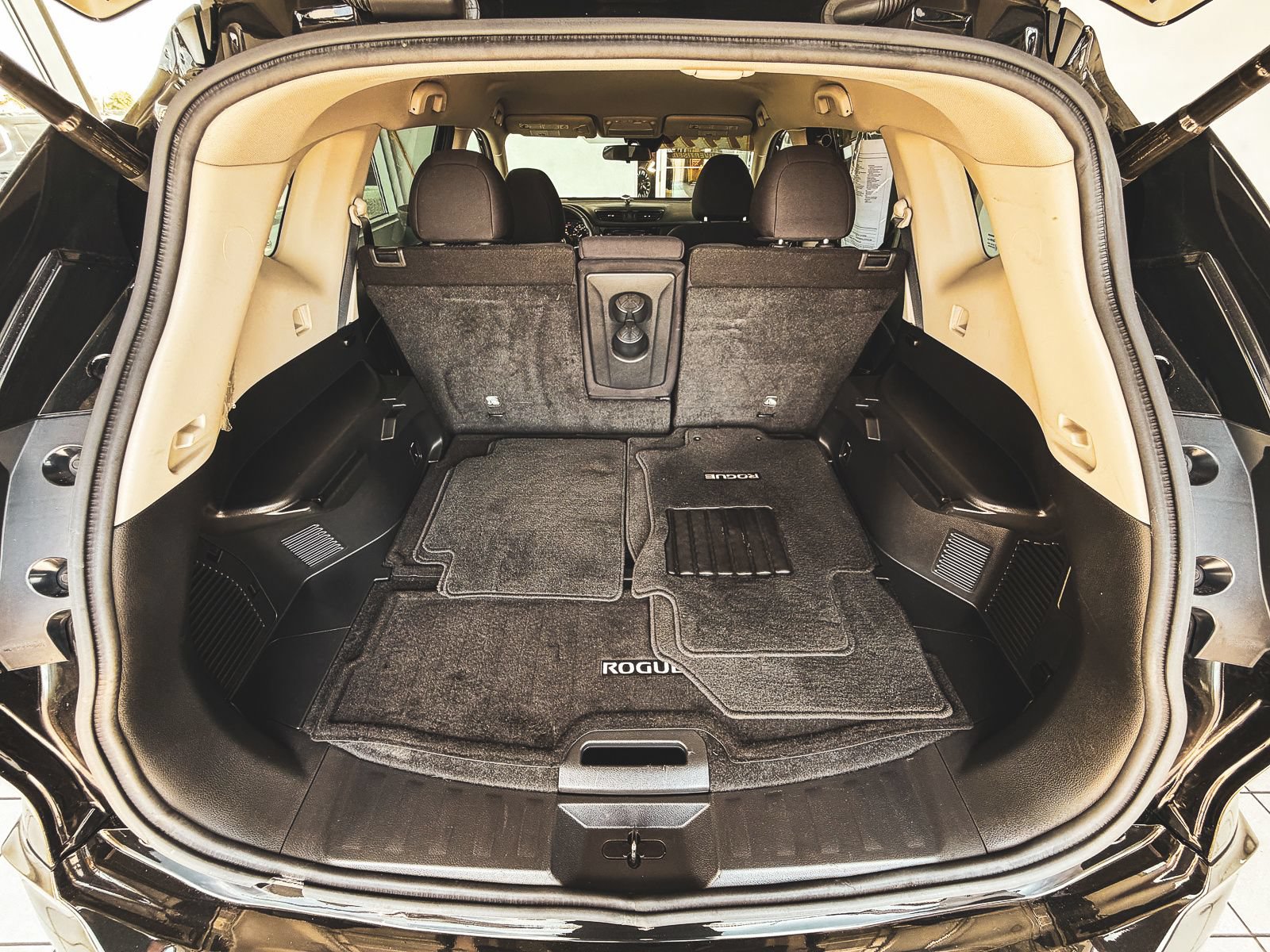 Used 2020 Nissan Rogue SV FWD image 21