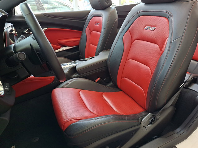 Used 2018 Chevrolet Camaro SS RWD image 12