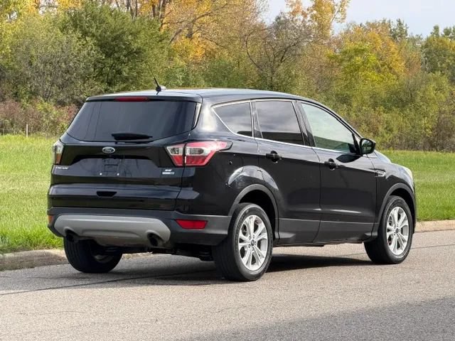 Used 2017 Ford Escape SE w/ SE Cold Weather Package AWD/4WD image 13